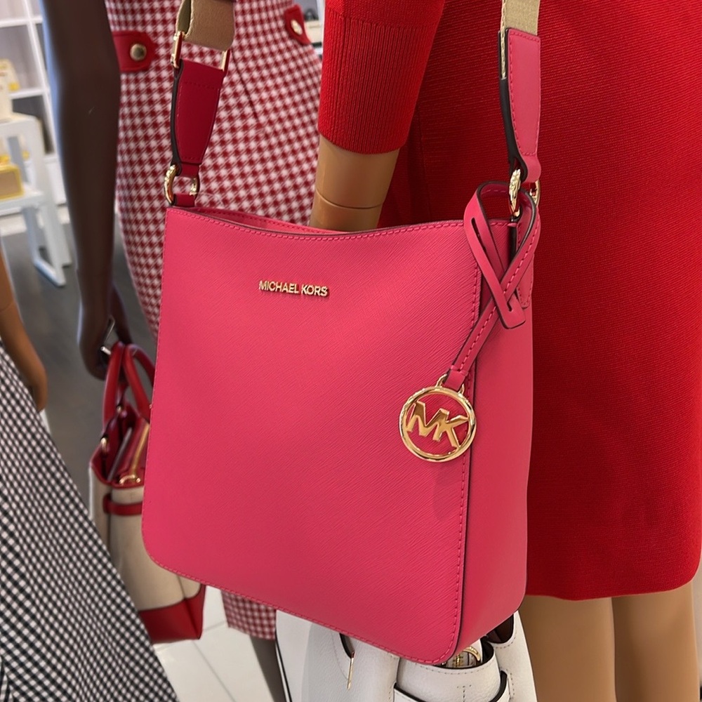 Michael Kors Jet Set Travel Small Messenger Crossbody Bag
Electric Pink 
NWT - Picture 2 of 16